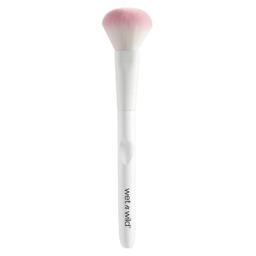 wet n wild Blush Brush, Makeup Brush for Mineral & Liquid Makeup, Plush Fibers, Ergonomic Handle